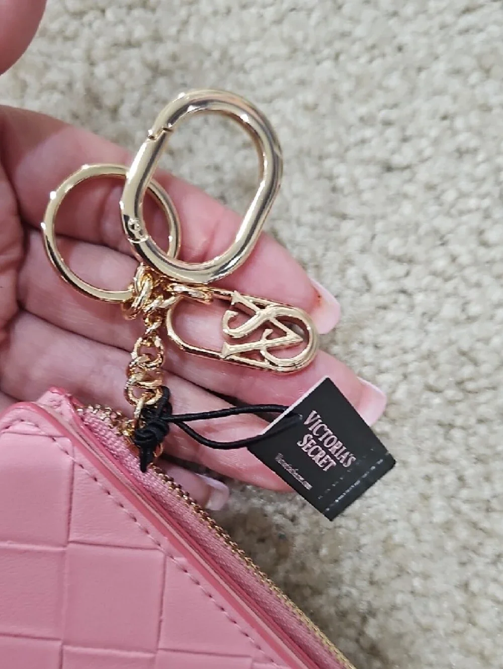 New With Tag! Victoria's Secret Pink Quilted Card Pouch with Gold Charm - Picture 3 of 6